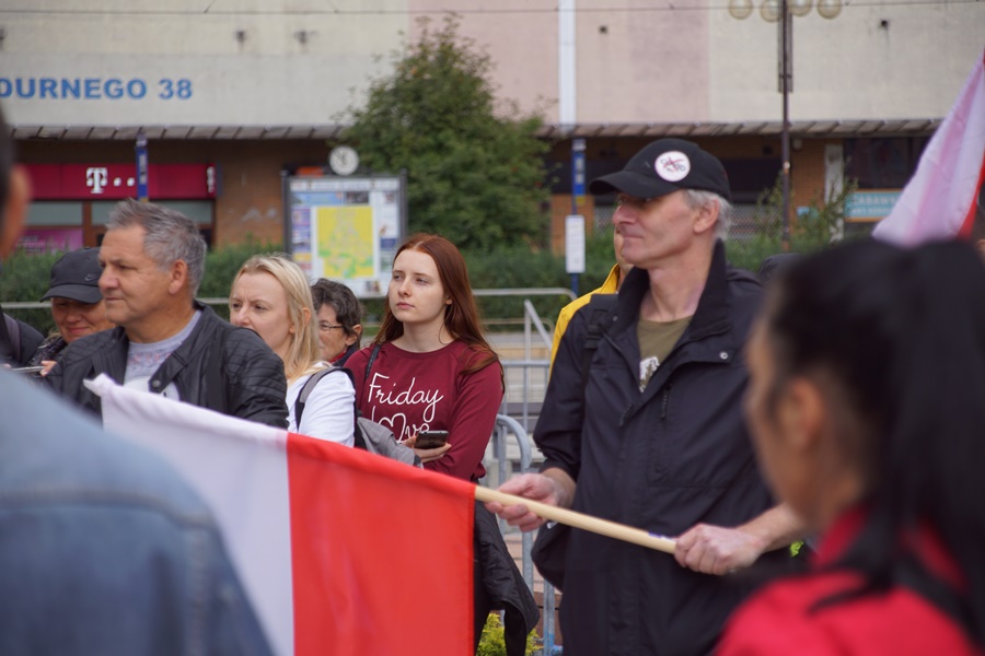 Protest przeciwko m.in. noszeniu maseczek 13