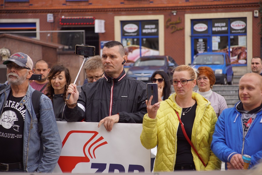 Protest przeciwko m.in. noszeniu maseczek 16
