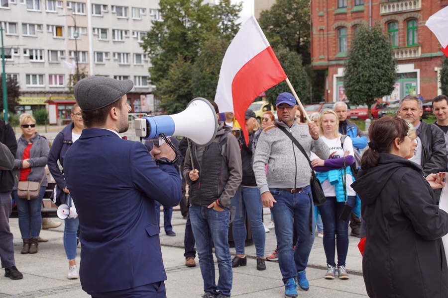 Protest przeciwko m.in. noszeniu maseczek 17