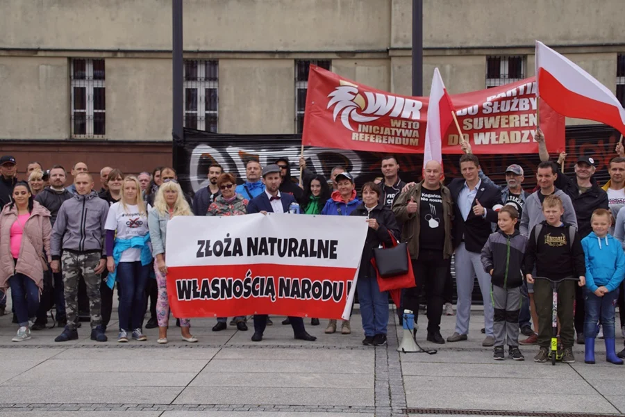 W Rudzie Śląskiej odbył się protest przeciwko m.in. noszeniu maseczek