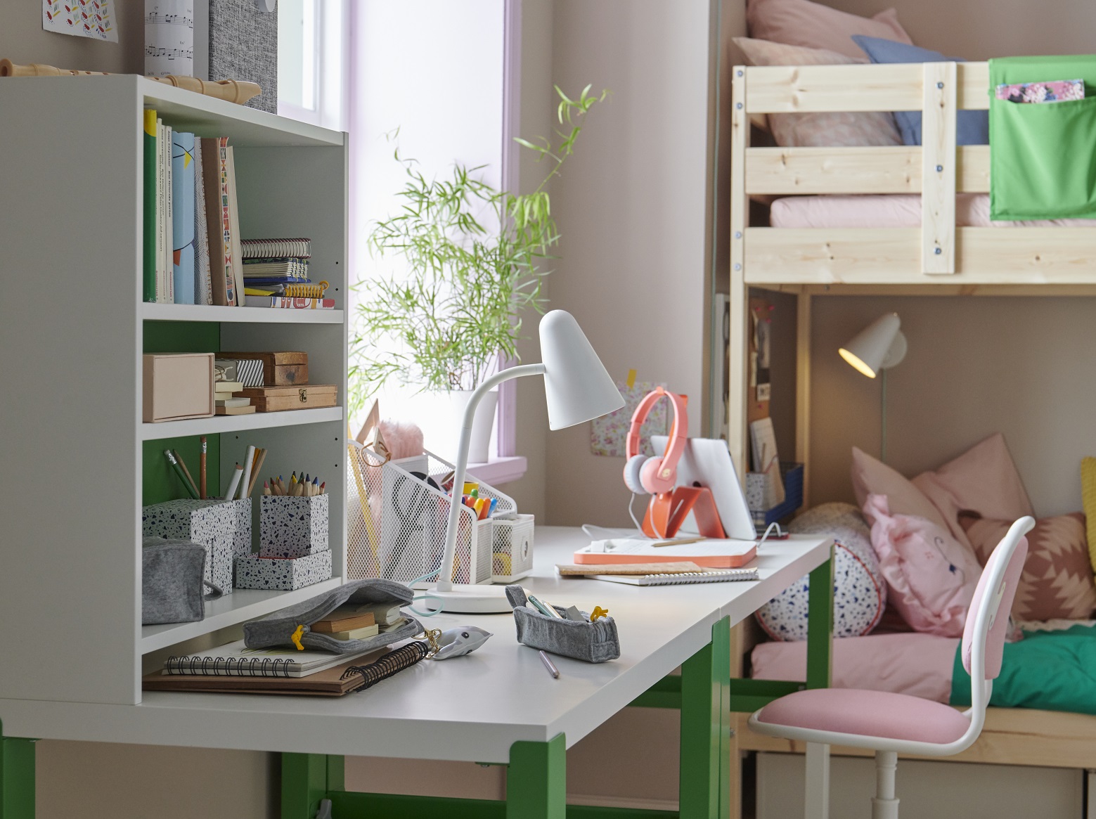 Pokój dla 10 i 11-latka – aranżacje wnętrz dla chłopców i dziewczynek