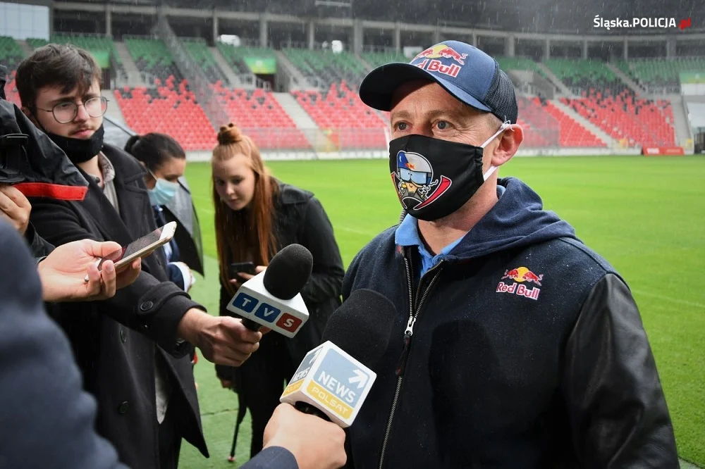 Tychy: Adam Małysz wsparł kampanię "Bezpieczna droga do szkoły"