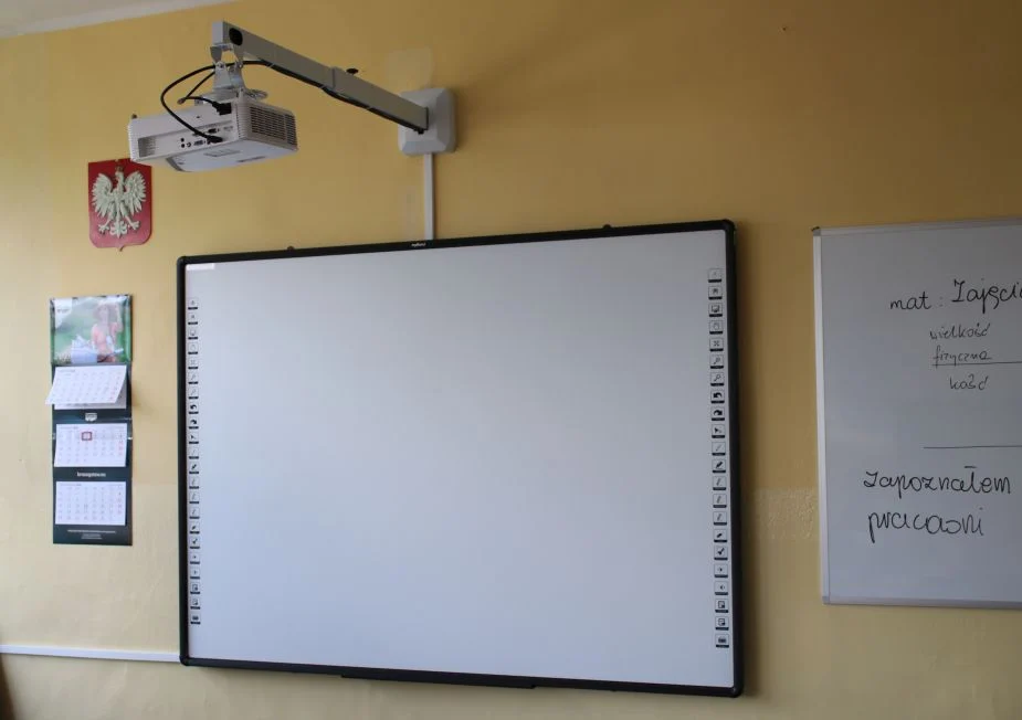 Piekarskie szkoły z dofinansowaniem na pracownie przyrodnicze