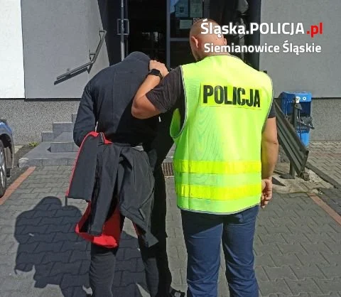 Policyjny pościg za kierowcą, który prowadził wbrew sądowemu zakazowi