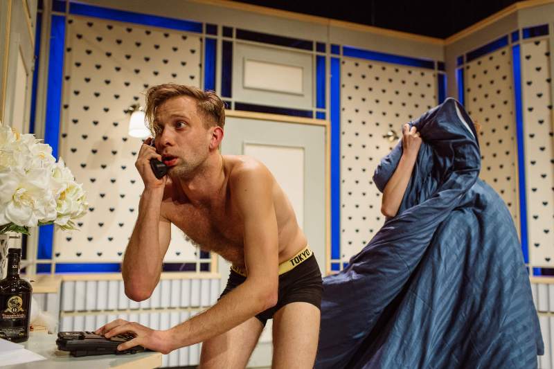 Teatr Miejski zaprasza na spektakl - "Wieczór kawalerski  – czyli czy warto planować?"