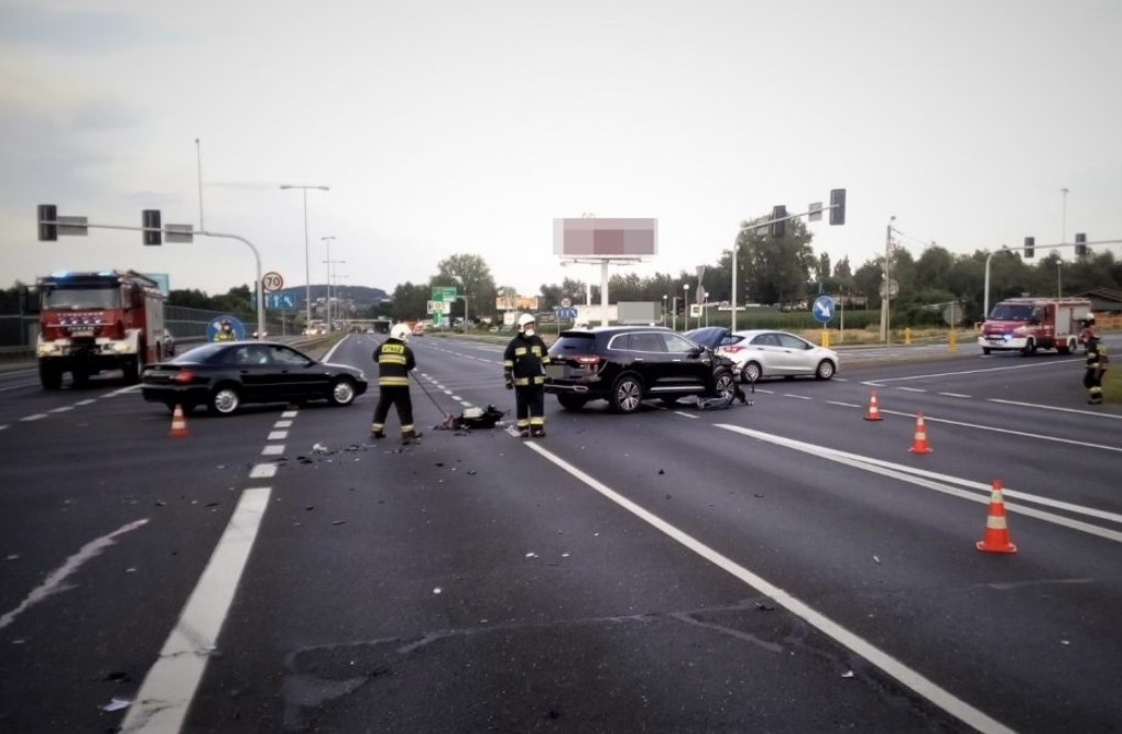 Jest sposób na poprawę bezpieczeństwa na skrzyżowaniu przy Auchan? Radny z apelem do władz