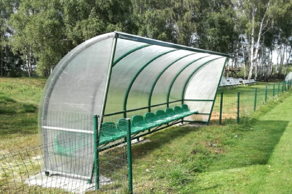 Nowe wiaty oraz system nawadniania na boisku KS Burza Borowa Wieś
