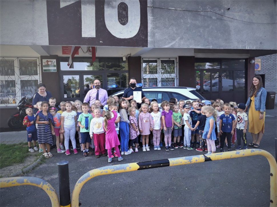 Dzielnicowy w gromadce Misia Uszatka