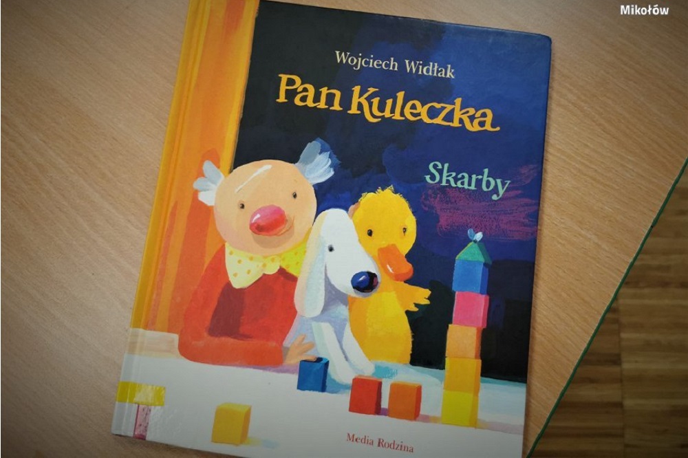 Ogólnopolski Dzień Głośnego Czytania z mikołowską Policją
