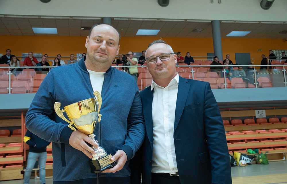 KS Kamionka Mikołów otrzymał puchar za awans! 