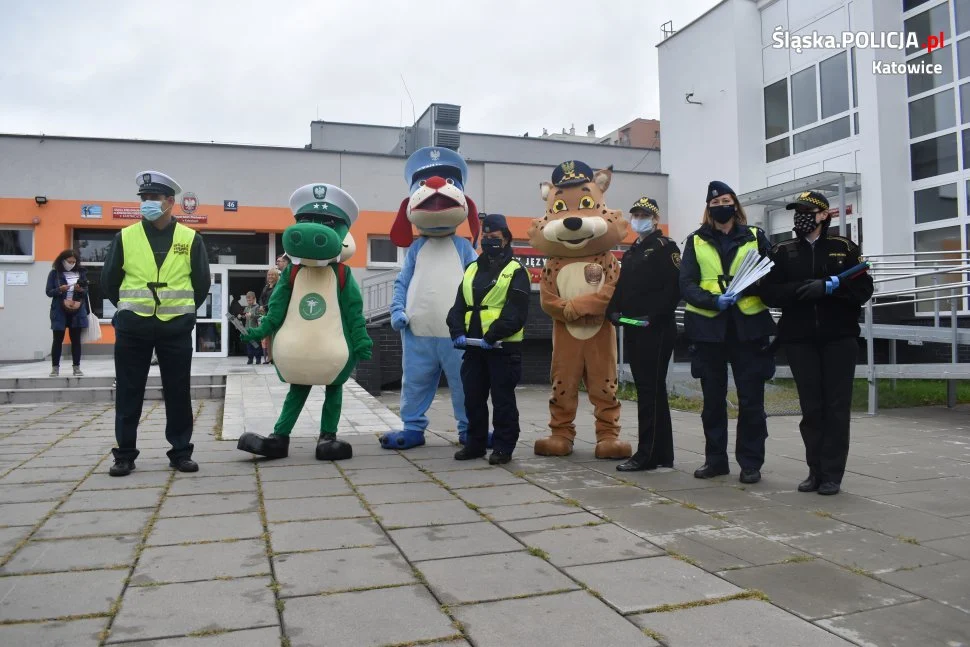 Policjanci zadbali o bezpieczeństwo uczniów w ramach akcji "Bezpieczna droga do szkoły"