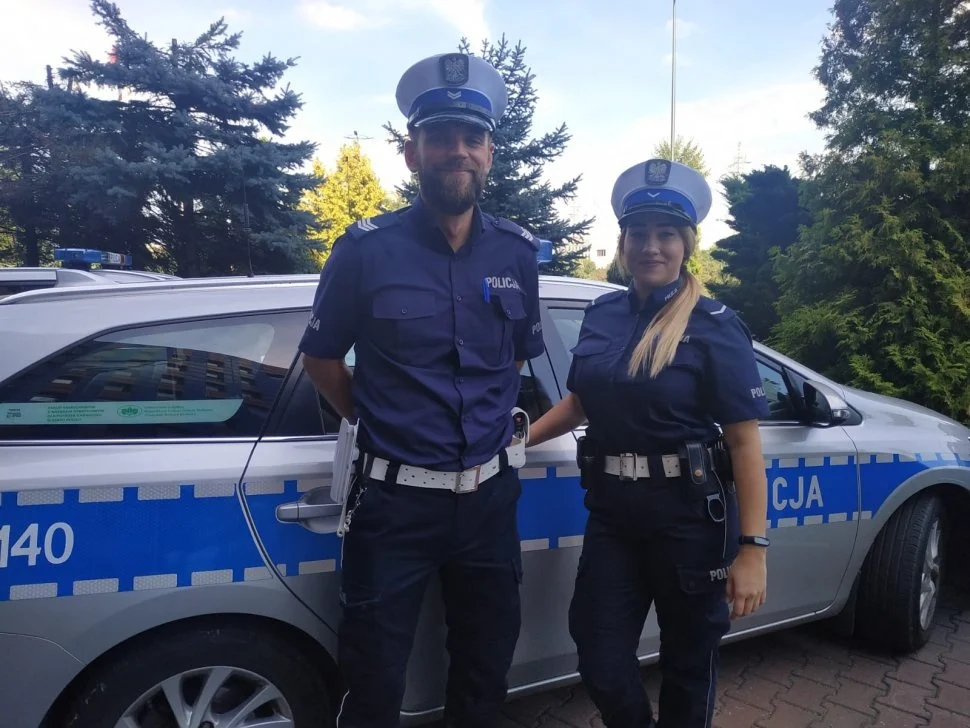 Policjanci z katowickiej drogówki eskortowali rodzącą kobietę do szpitala