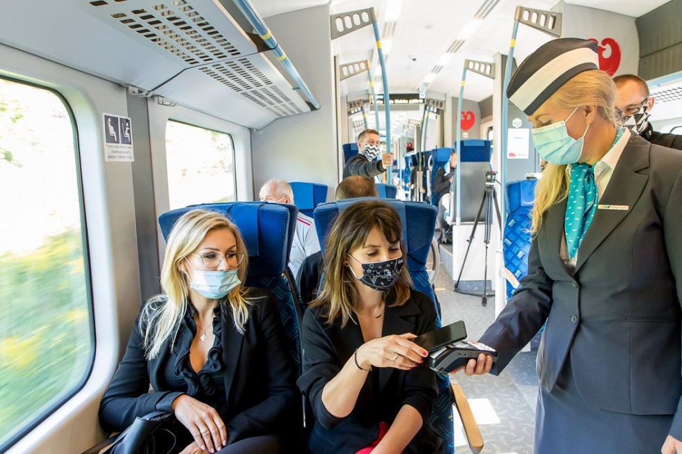 Kolejne innowacje w pociągach. W Kolejach Śląskich zapłacisz kartą lub BLIKiem