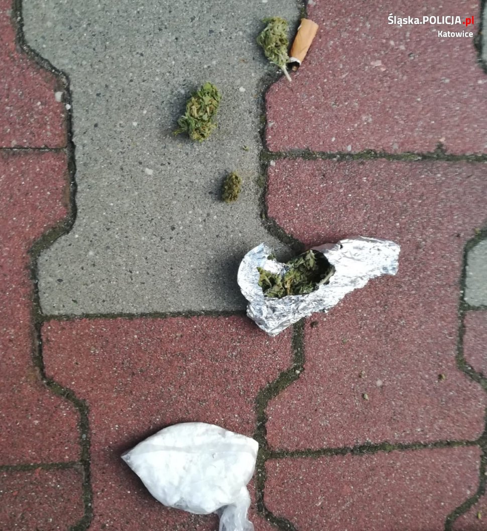 Katowiccy policjanci zatrzymali 27-latka za posiadanie narkotyków