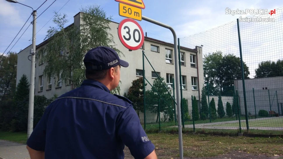 Bezpieczny powrót do szkoły ze świętochłowickimi policjantami