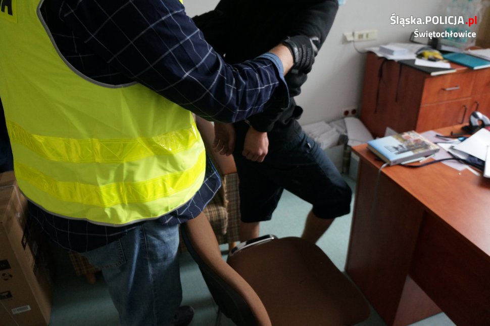 17-letni uciekinier z ośrodka wychowawczego znęcał się nad psem i ukradł telefon