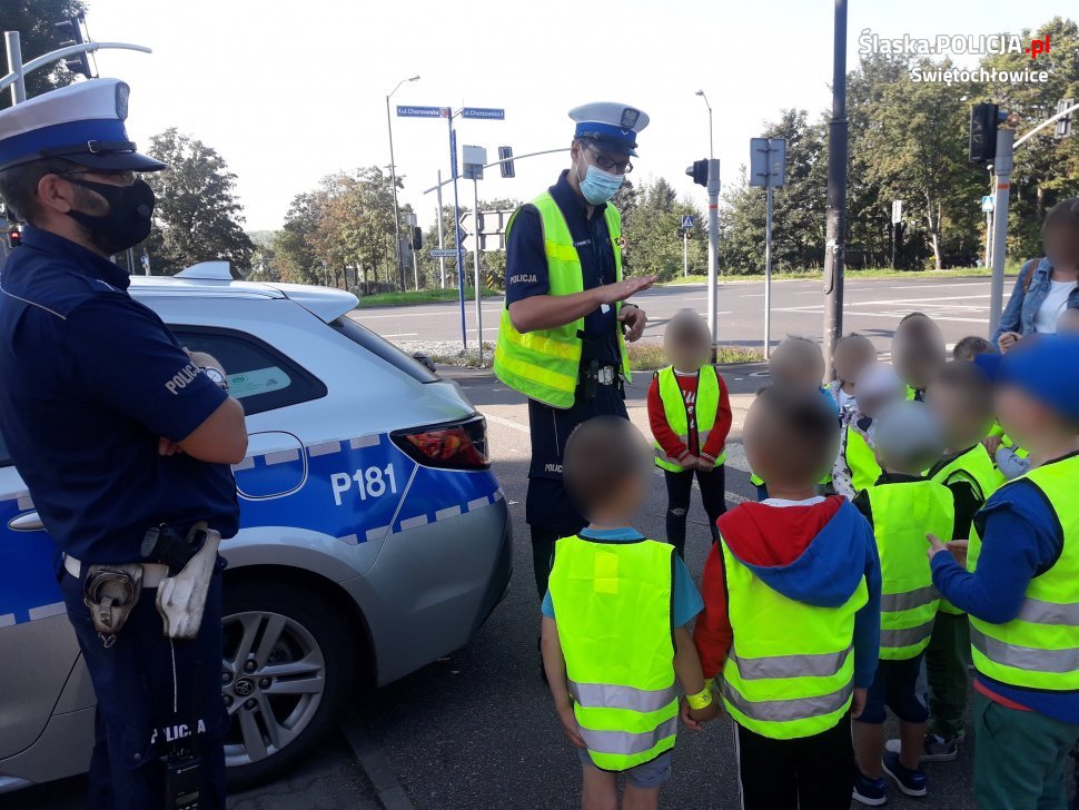 Bezpieczna droga do przedszkola z świętochłowickimi mundurowymi