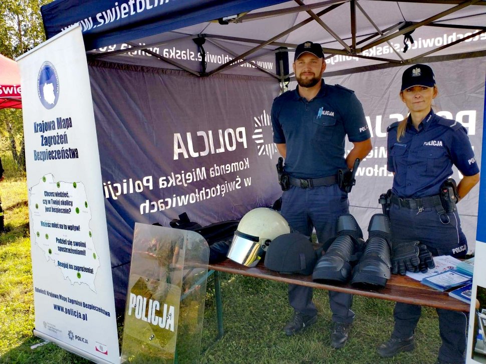 Świętochłowiccy policjanci na pikniku militarnym