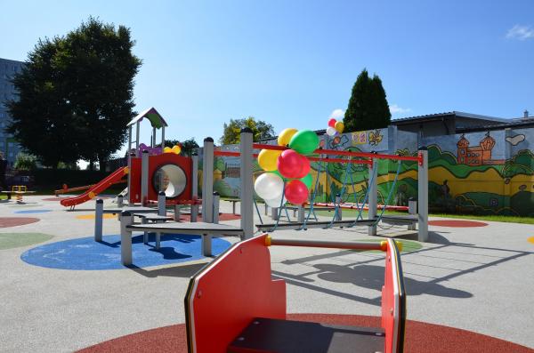 Otwarto nowy plac zabaw w przedszkolu im. Majki Jeżowskiej