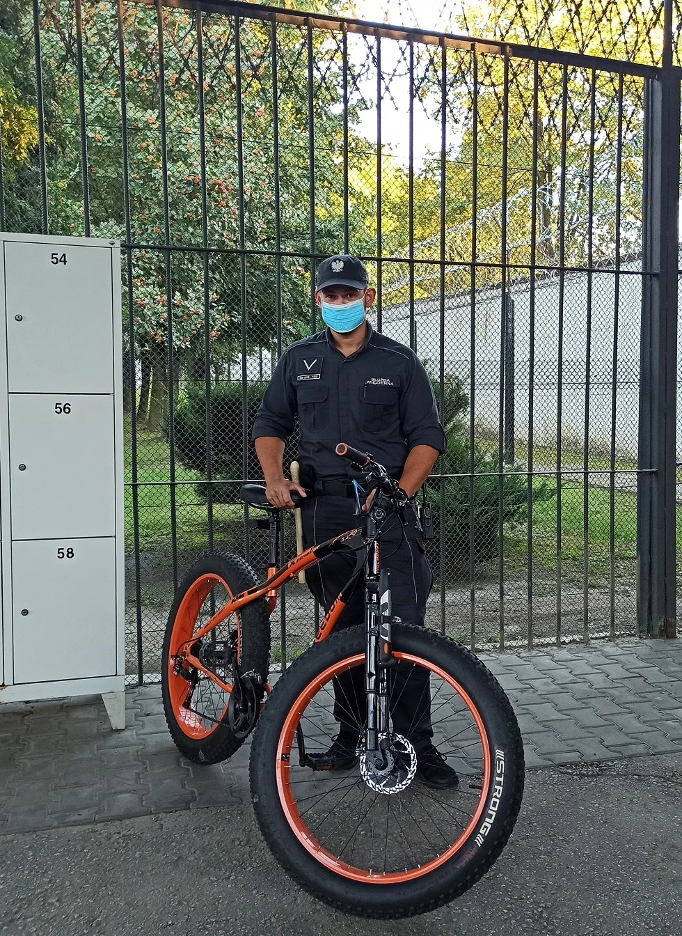Służba więzienna w Zabrzu na dwóch kółkach - włącz się do akcji "Rower Pomaga"!