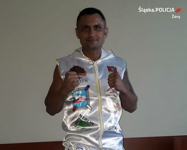 Policjant z Żor zwyciężył na podlaskim ring