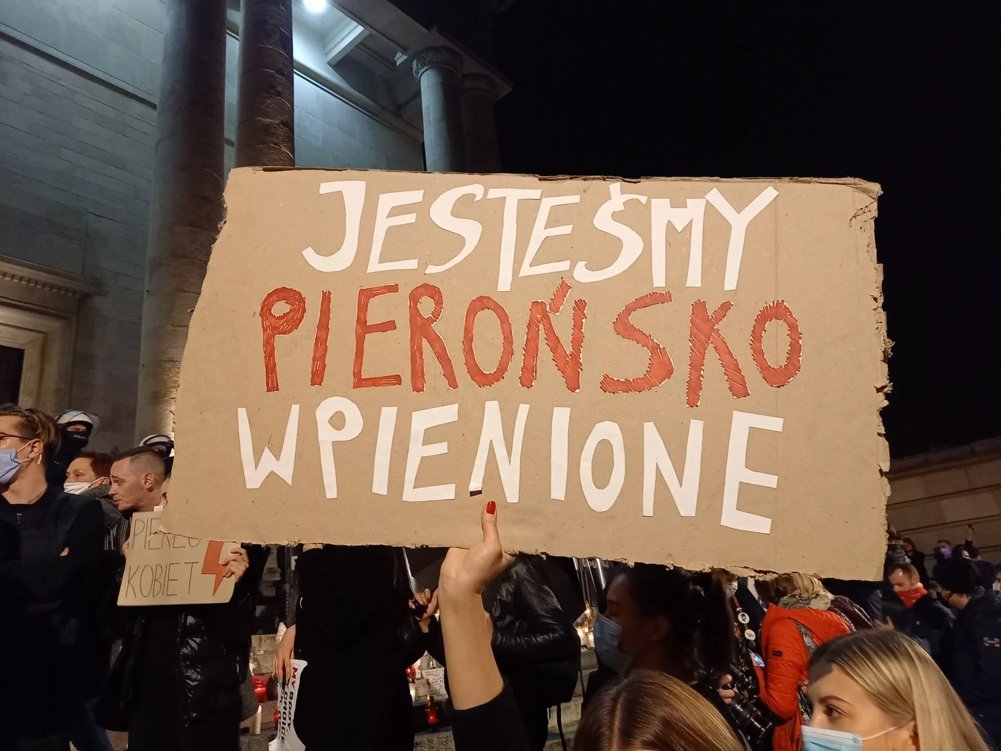 Katowice: Kolejny dzień protestów przeciwko decyzji Trybunału Konstytucyjnego