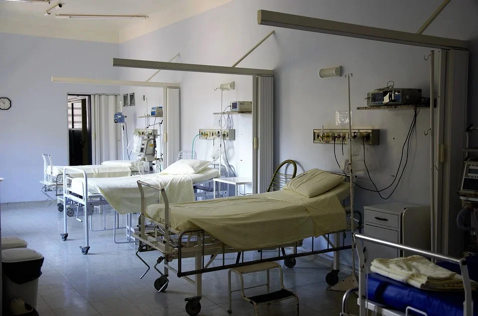 Premier: w magazynach jest jeszcze ponad 2 tys. respiratorów