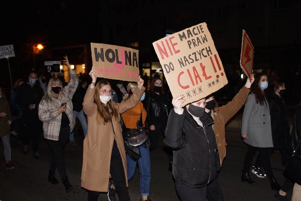 W Rudzie Śląskiej odbył się pierwszy strajk kobiet! [ZDJĘCIA I WIDEO]