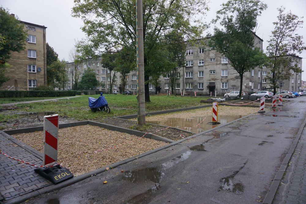 Miejsca parkingowe na osiedlu Wieczorka