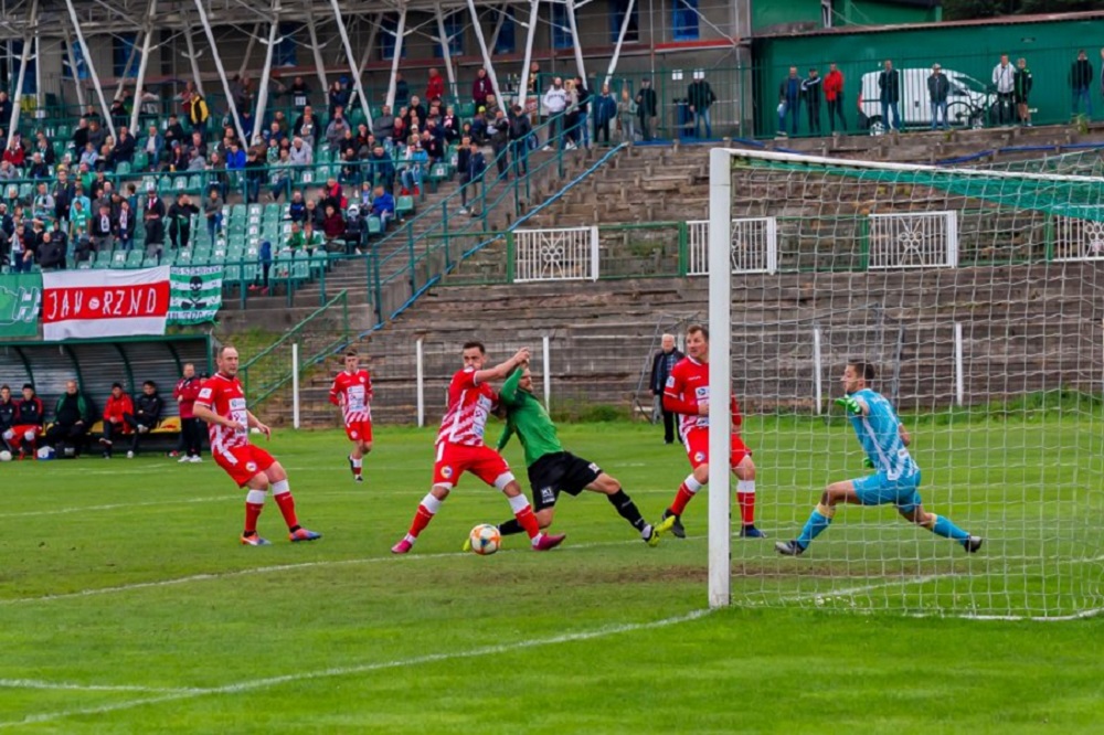 Szombierki zagrają z liderem pod wodzą nowego trenera