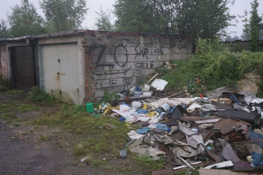 W Bytomiu likwidują wysypiska i karzą mandatami sprawców zaśmiecania