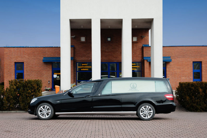 Jak wybrać firmę pogrzebową?