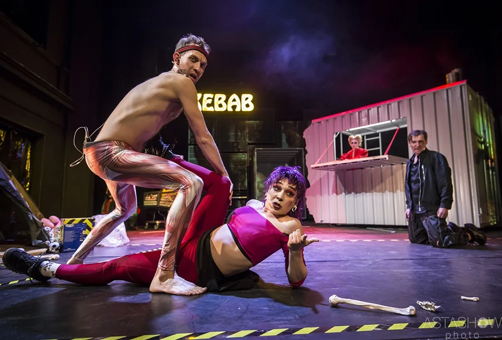 Teatr Miejski zaprasza: "Wpuść mnie!" Dokądkolwiek pójdziemy będzie szedł za nami