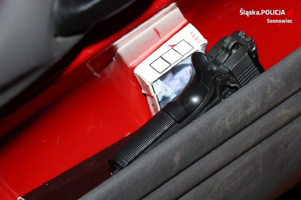 Nietrzeźwy jechał kradzionym samochodem