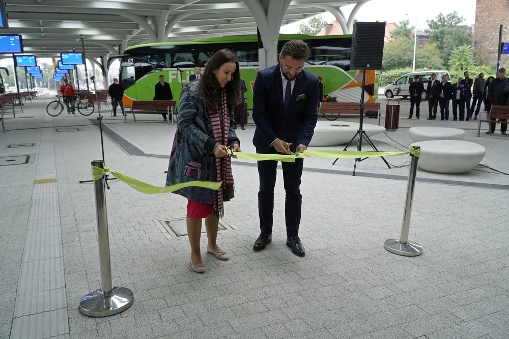 Uroczyście otwarto Centrum Przesiadkowe Sądowa w Katowicach