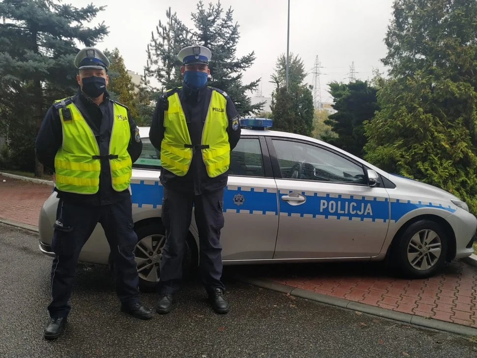 Bohaterowie z katowickiej drogówki eskortowali rodzącą kobietę do szpitala