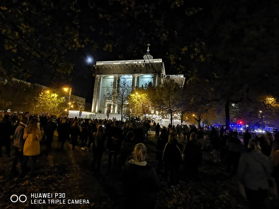 Katowice: To już czwarty dzień protestów ws. zakazu aborcji