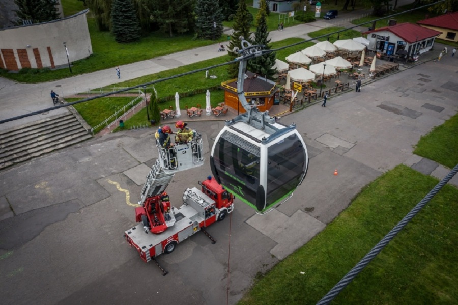 Strażacy i obsługa kolejki ćwiczyli ewakuację „Elki”