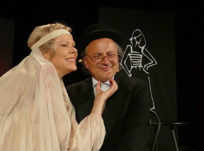 Zmiana terminu spektaklu "Ni pies ni wydra, coś na kształt miłości"