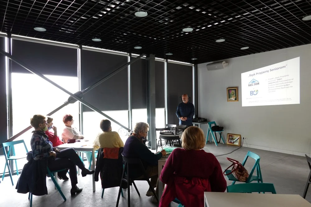 Odkryj tajniki świata cyfrowego w ramach projektu "Śląsk przyjazny seniorom"