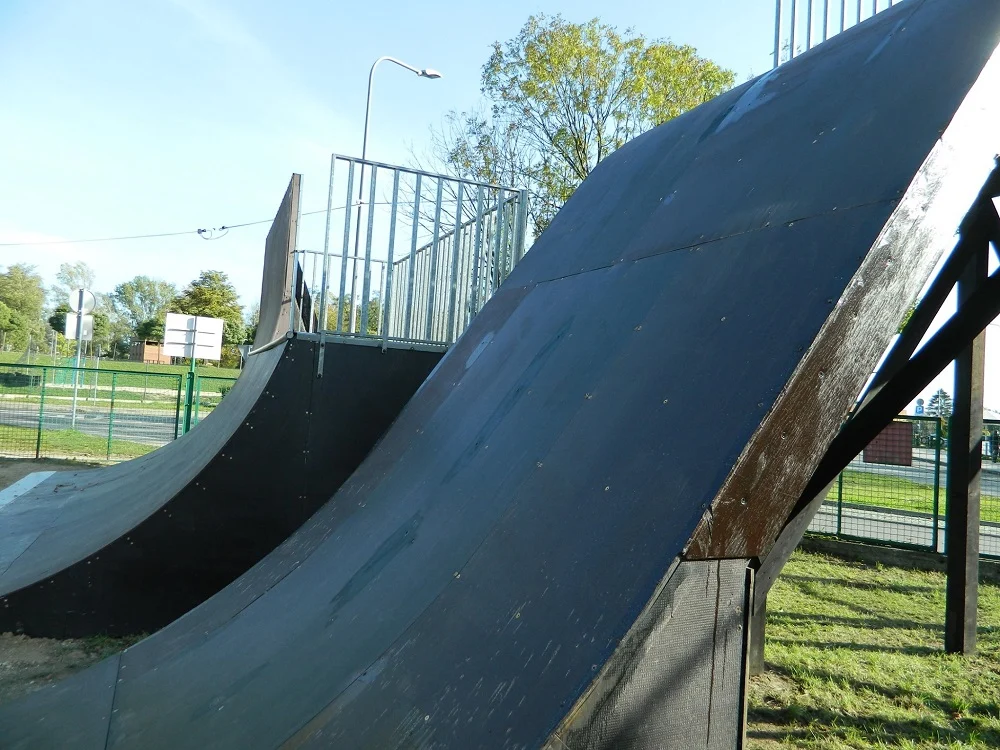 OSIR Skałka: Odrestaurowano najazdy tworzące część toru do dirt jumpingu