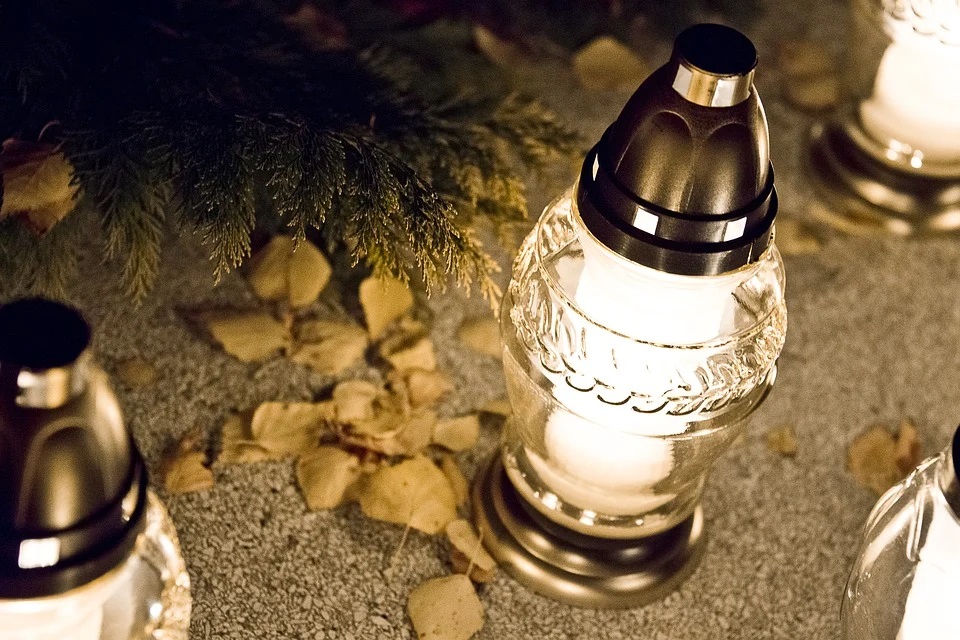 Rzecznik rządu: w piątek ogłoszenie decyzji w sprawie cmentarzy