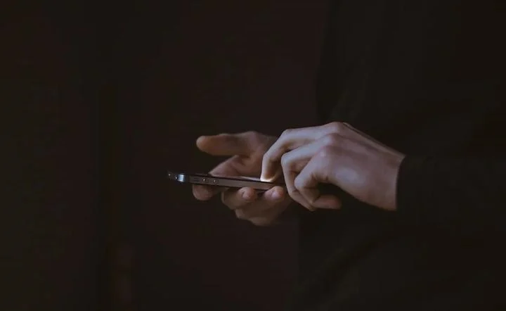 Oszust podszył się pod przyjaciela. Żorzanin stracił 1200 zł!