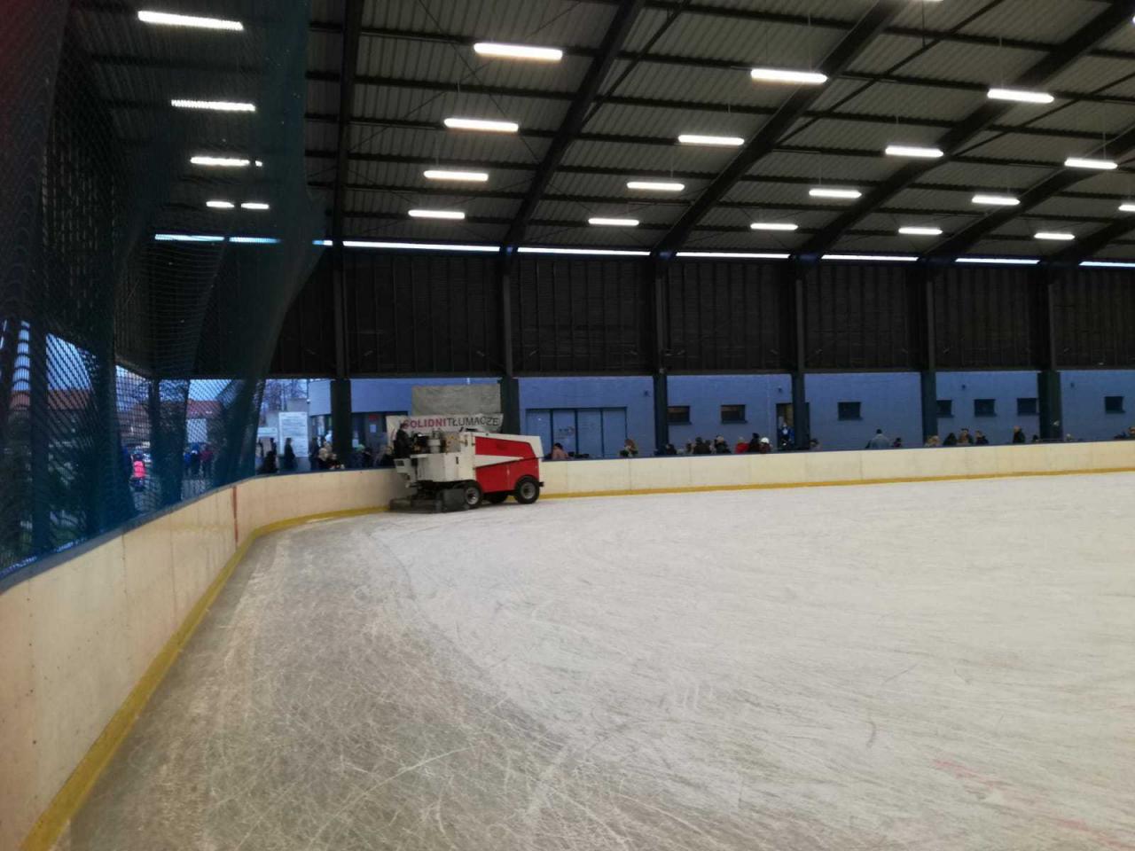 Lodowisko Burloch Arena już otwarte 7