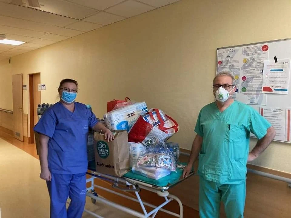 Uczniowie Zespołu Szkól nr 3 pomagają chorym na COVID-19