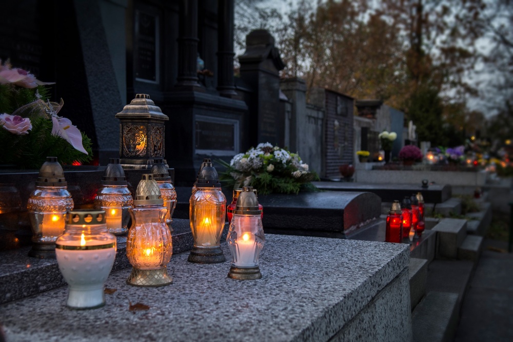 Miasto z pomocą bytomskim handlarzom kwiatów i zniczy