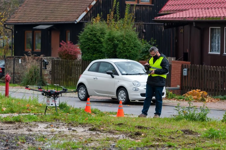 Dronem nad kominami - kontrole zadymienia