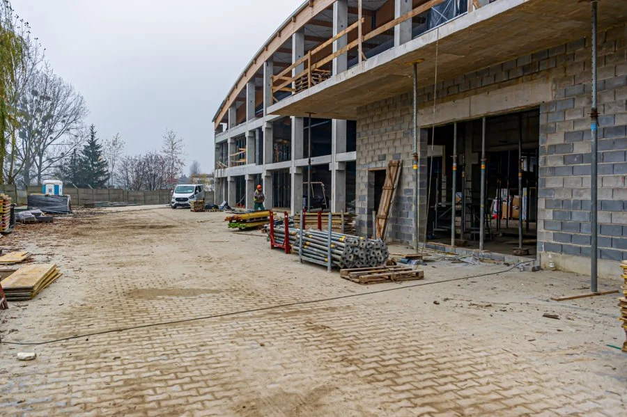 Co nowego na placu budowy hali lodowiska przy Pułaskiego?