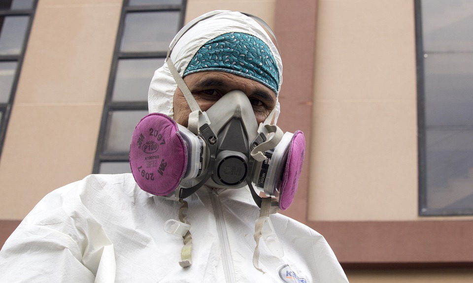 Bramy odkażające z Politechniki Śląskiej staną w domach pomocy społecznej w Bytomiu