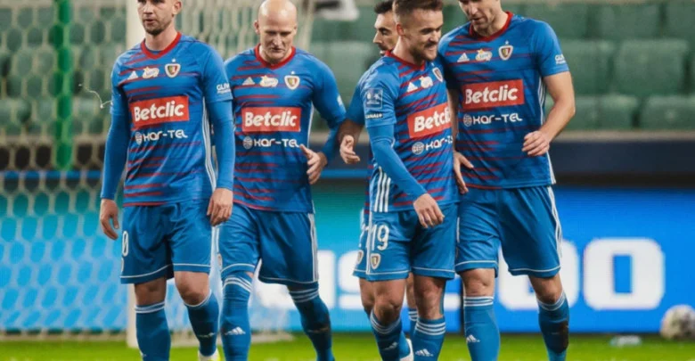 Piast zrzucił Legię z fotela lidera! Cios za cios przy Łazienkowskiej!